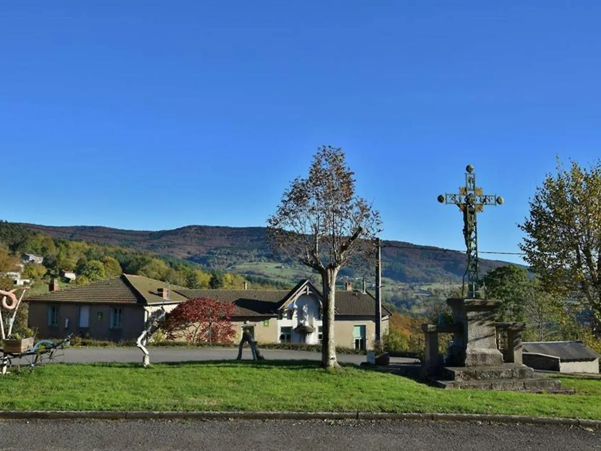 Holiday home Retraite En Montagne Bourbonnaise: Gite Convivial Pour 14 Pers., Proche Loisirs Et Nature - Fr-1-489-343 La Chabanne