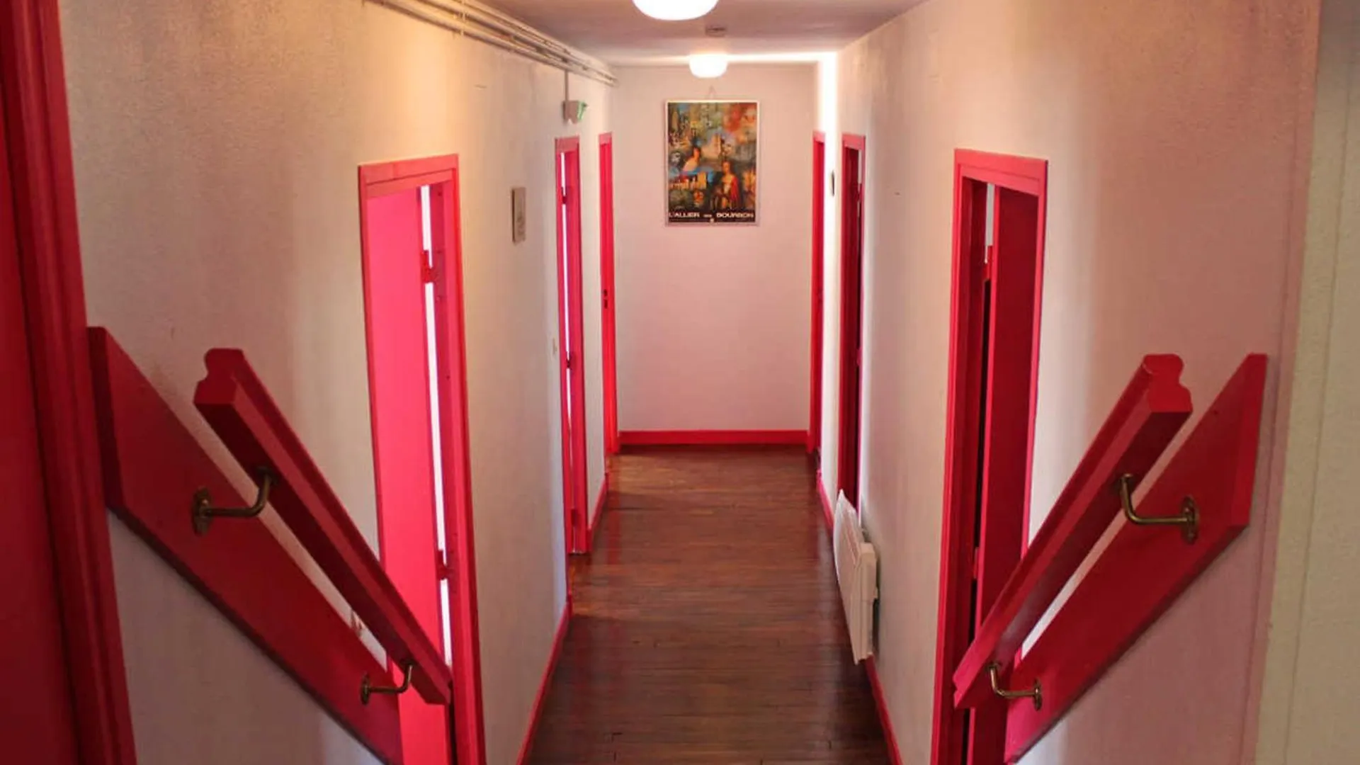 Retraite En Montagne Bourbonnaise: Gite Convivial Pour 14 Pers., Proche Loisirs Et Nature - Fr-1-489-343 La Chabanne 0*,  France